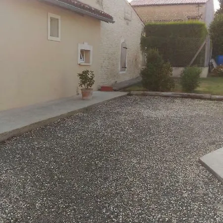 6 Rue Du Patis